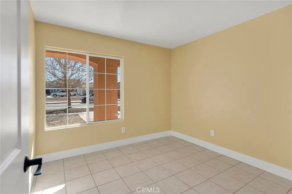 10958 Sherman Way, Adelanto, California 92301 home-pic-15