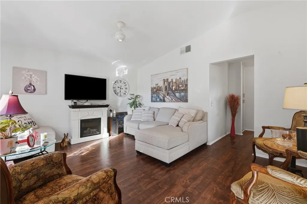 27350 Del Monte, Menifee, California 92586 home-pic-9
