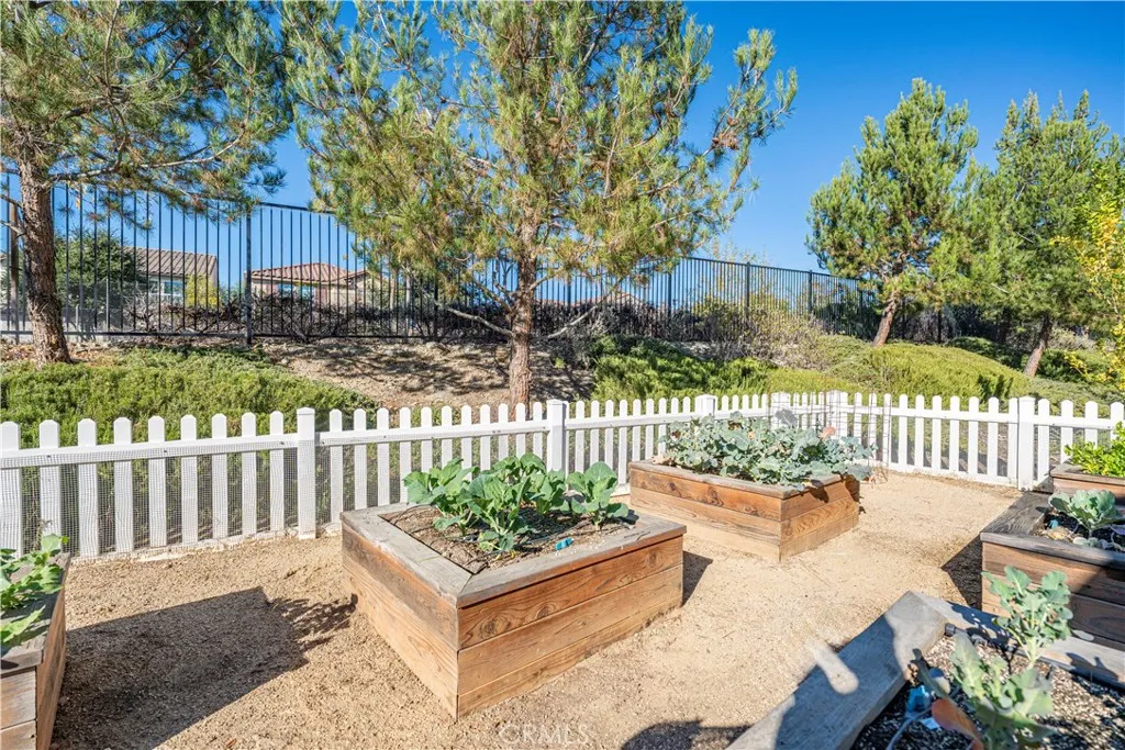 2301 Raspberry Court, Upland, California 91786 home-pic-48