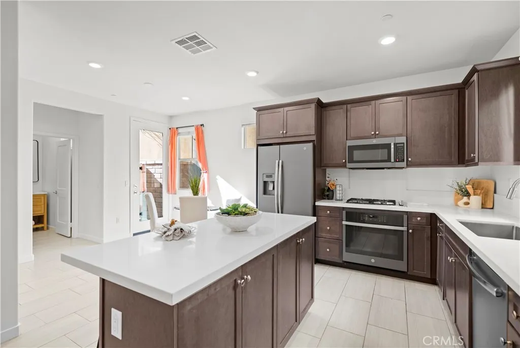 2301 Raspberry Court, Upland, California 91786 home-pic-15