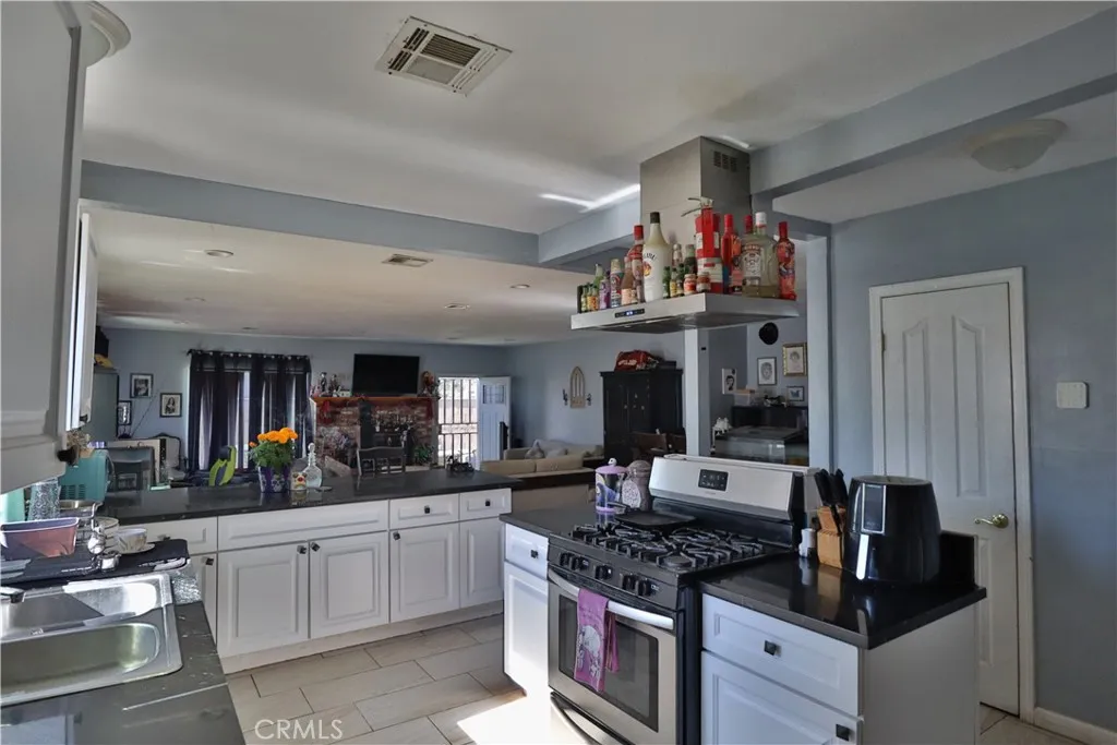 830 W Avenue J4, Lancaster, California 93534 home-pic-9