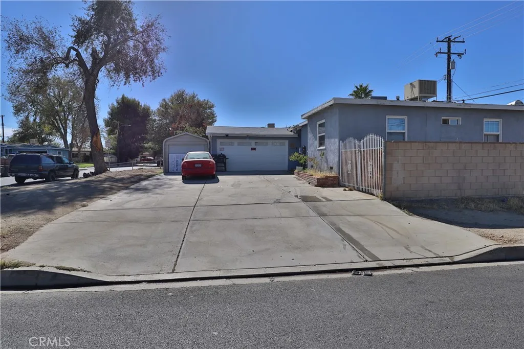 830 W Avenue J4, Lancaster, California 93534 home-pic-1