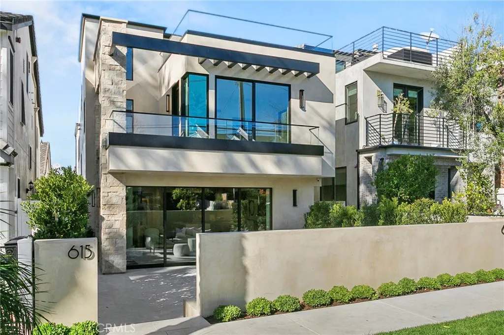 615 Poppy Avenue, Corona Del Mar, California 92625 home-pic-1