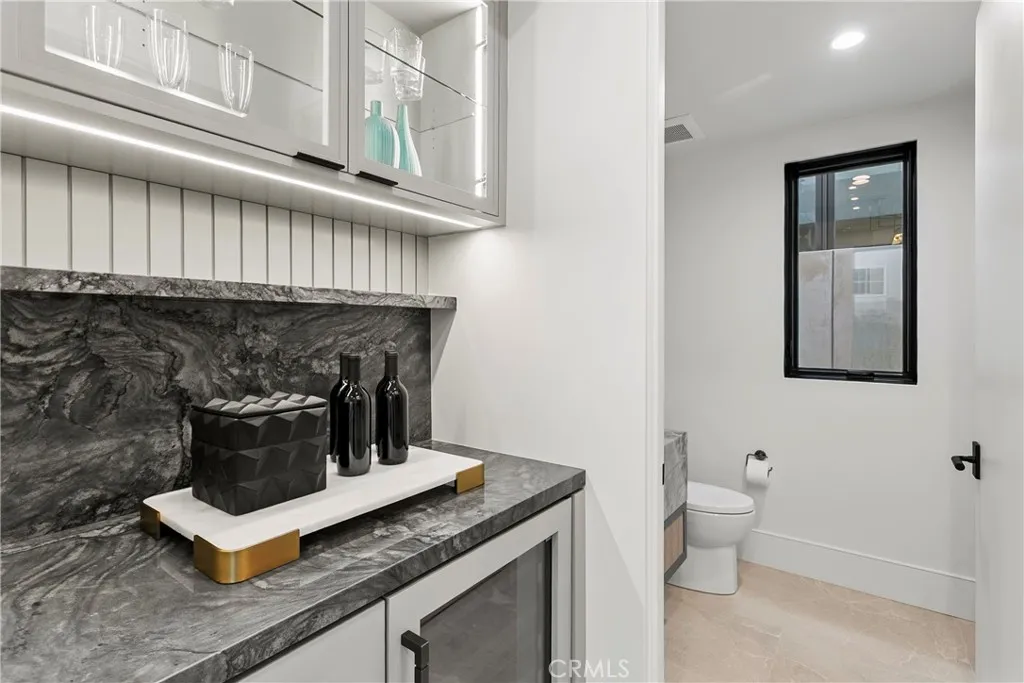 615 Poppy Avenue, Corona Del Mar, California 92625 home-pic-13