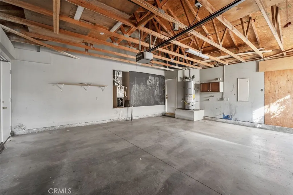 11864 Perlita, Fontana, California 92337 home-pic-25