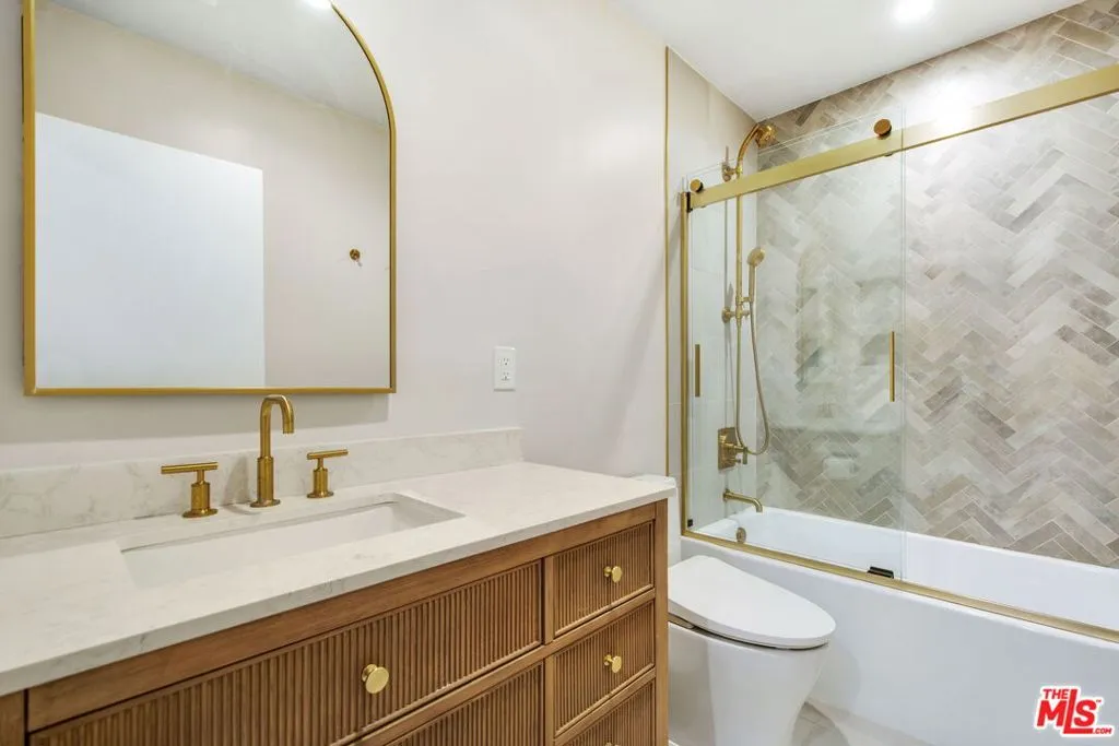 5326 Fairview Boulevard 3, Los Angeles, California 90056 home-pic-25