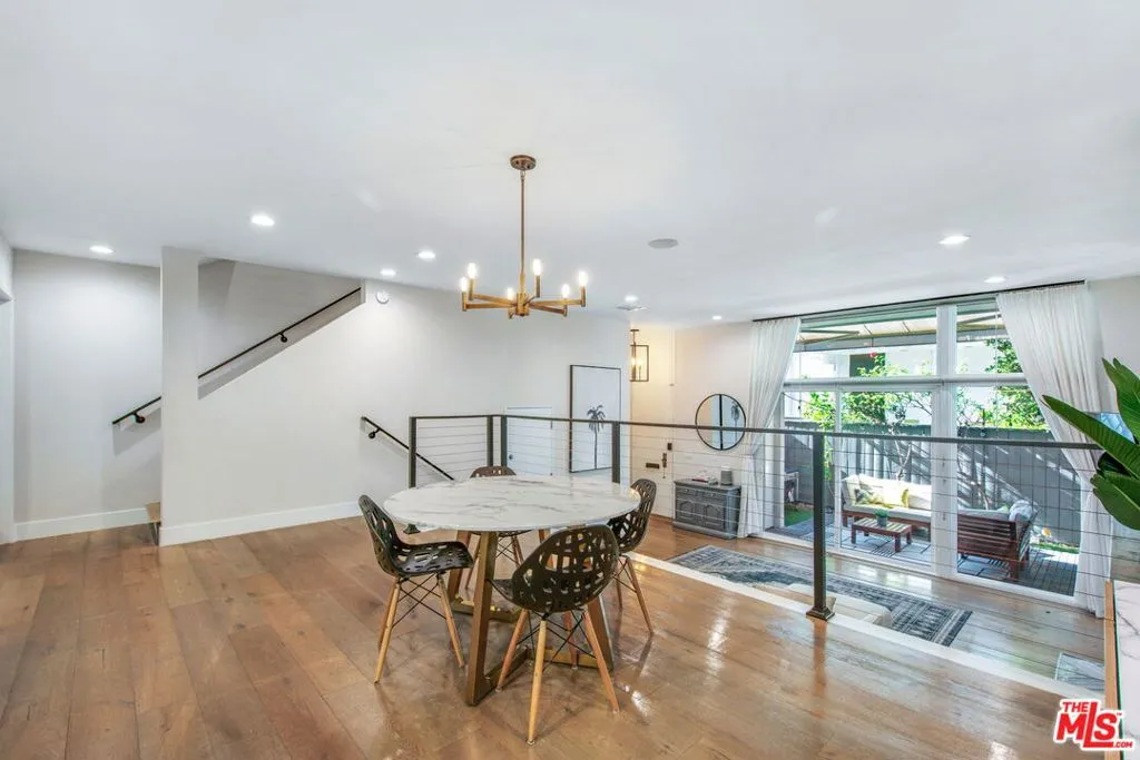 5326 Fairview Boulevard 3, Los Angeles, California 90056 home-pic-11