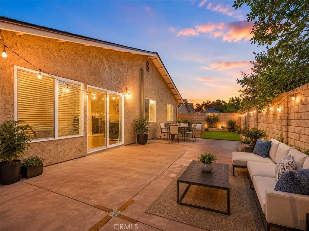 Digitally staged backyard