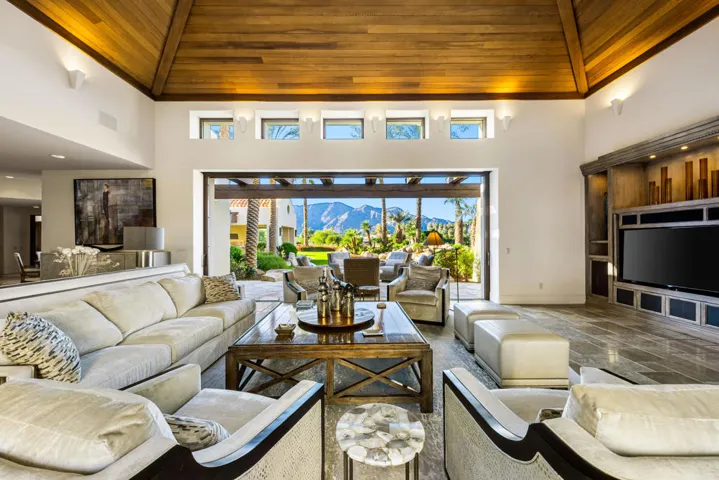 62-print-VN_Peerless_OPMG_1225_062