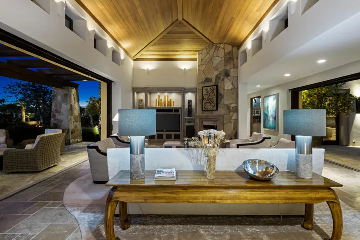 17-print-VN_Peerless_OPMG_1225_017