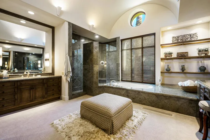 81-print-VN_Peerless_OPMG_1225_081