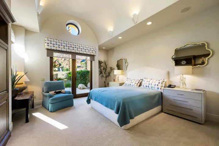 102-print-VN_Peerless_OPMG_1225_102