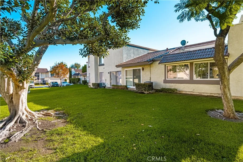 5573 E Vista Del Rio, Anaheim, California 92807 home-pic-28