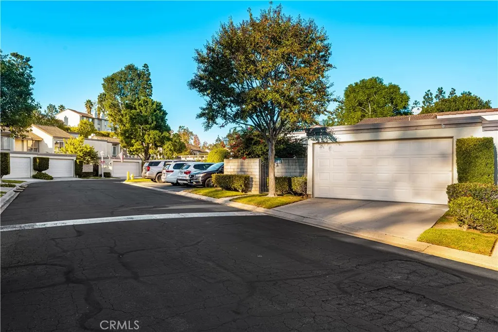 5573 E Vista Del Rio, Anaheim, California 92807 home-pic-41