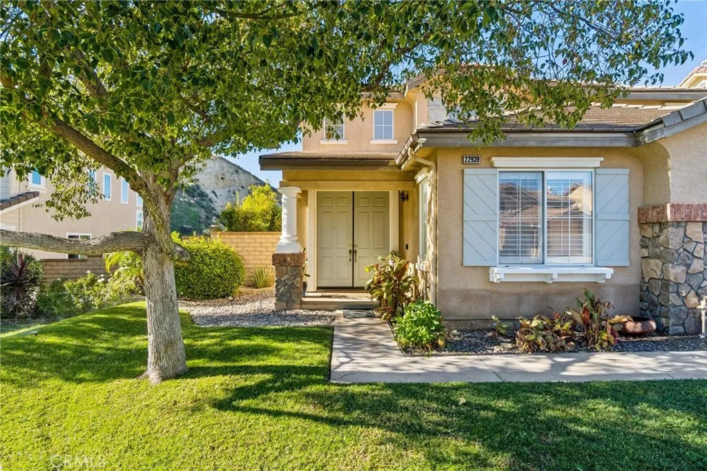 22939 Raintree, Saugus, California 91390 home-pic-2