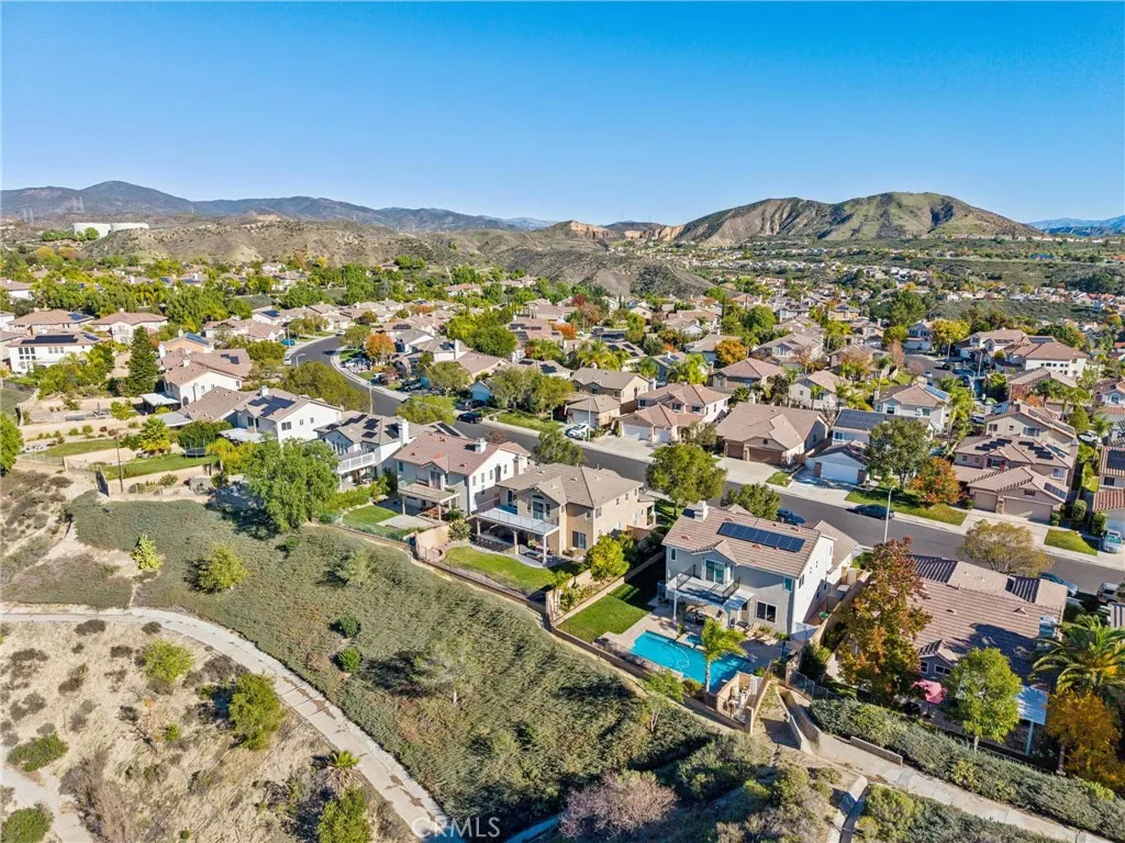 22939 Raintree, Saugus, California 91390 home-pic-41