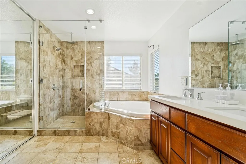 22939 Raintree, Saugus, California 91390 home-pic-20