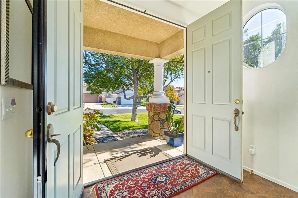 22939 Raintree, Saugus, California 91390 home-pic-4