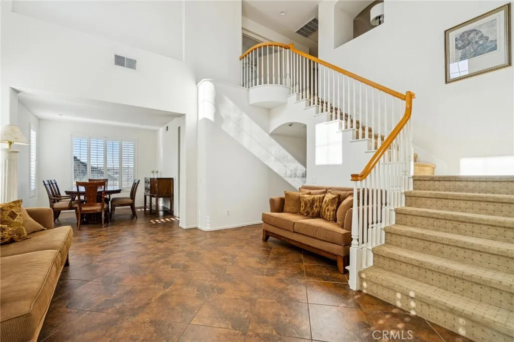 22939 Raintree, Saugus, California 91390 home-pic-6