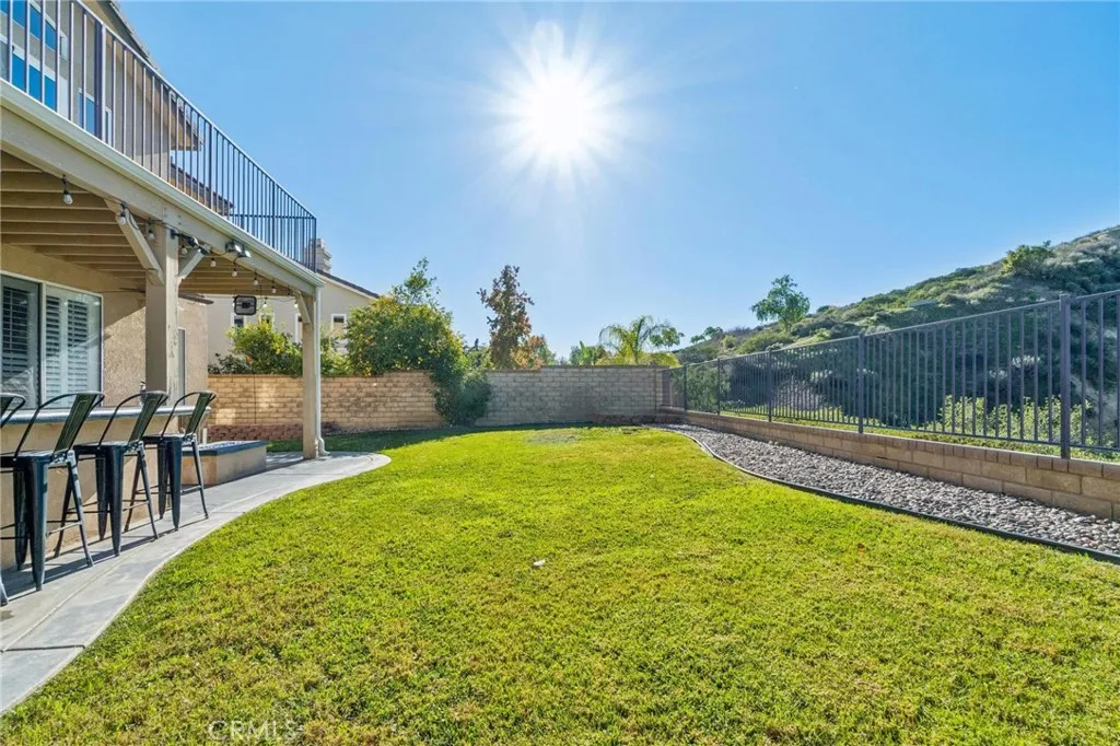 22939 Raintree, Saugus, California 91390 home-pic-33