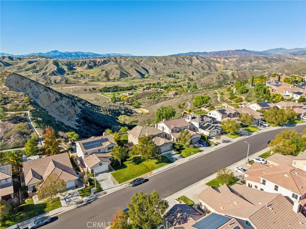 22939 Raintree, Saugus, California 91390 home-pic-42