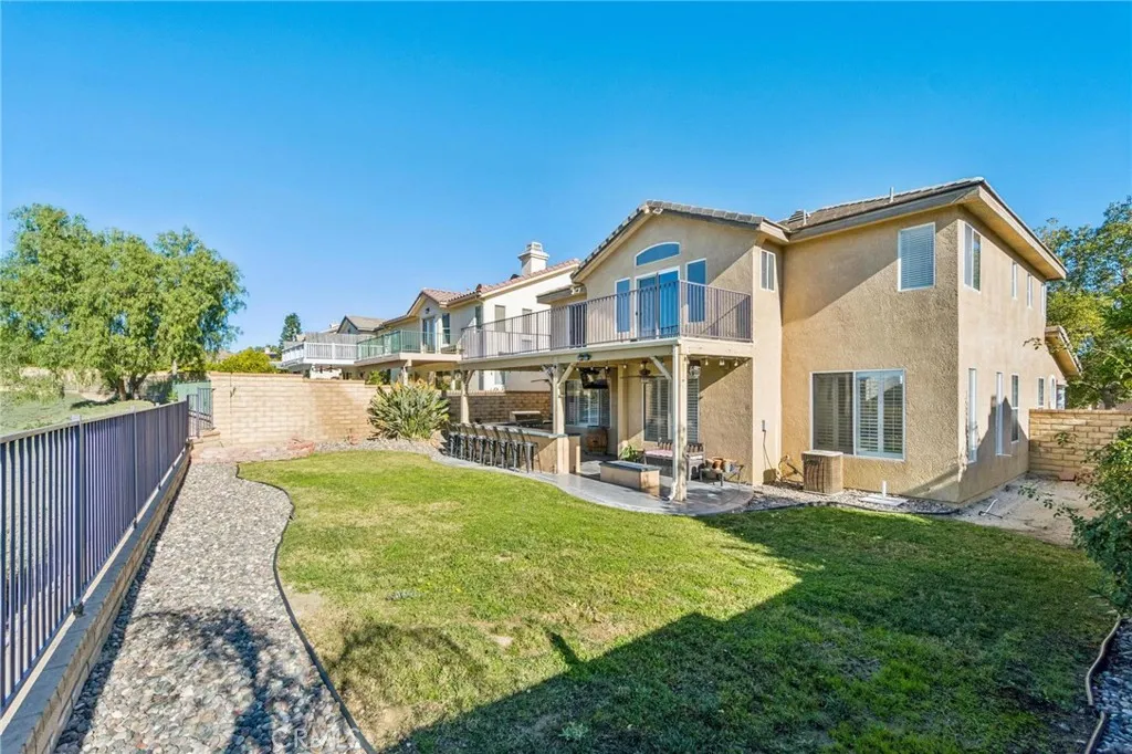 22939 Raintree, Saugus, California 91390 home-pic-32