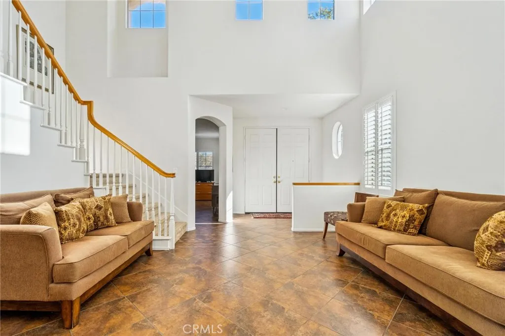 22939 Raintree, Saugus, California 91390 home-pic-8