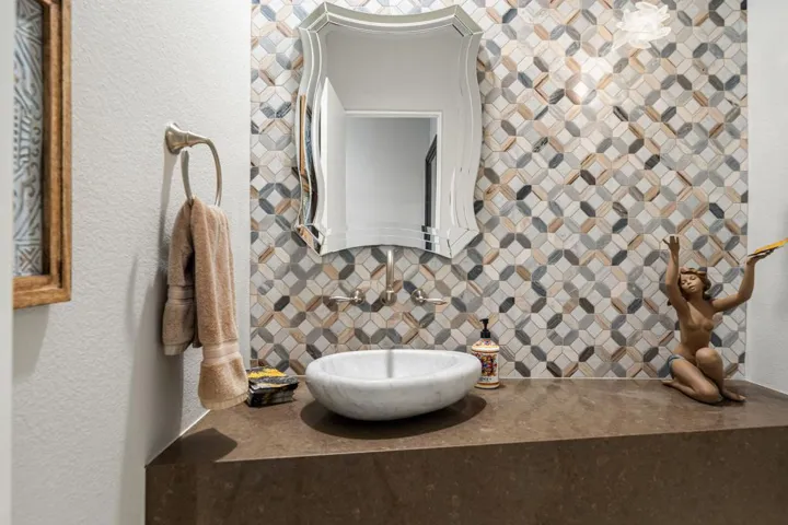 POWDER ROOM