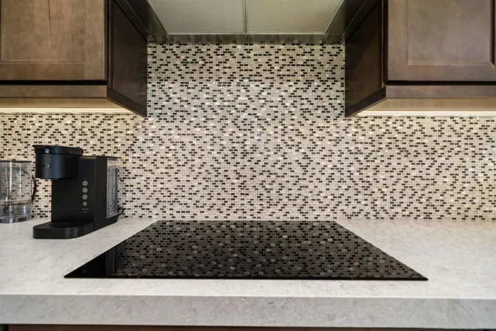 INDUCTION COOKTOP