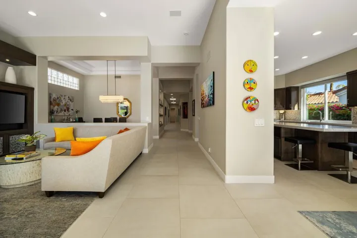 OPEN FLOOR PLAN