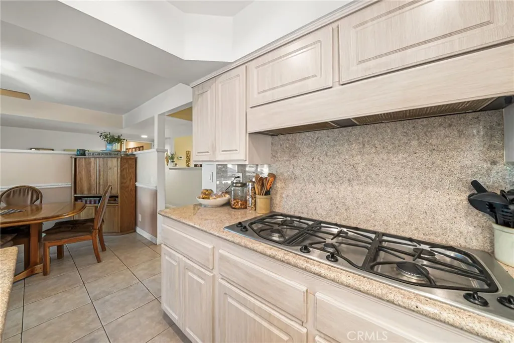 4024 E Del Valle, Orange, California 92869 home-pic-16
