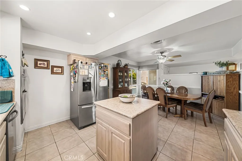 4024 E Del Valle, Orange, California 92869 home-pic-17