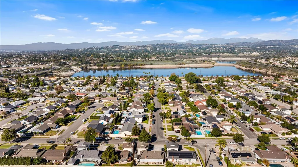4024 E Del Valle, Orange, California 92869 home-pic-3