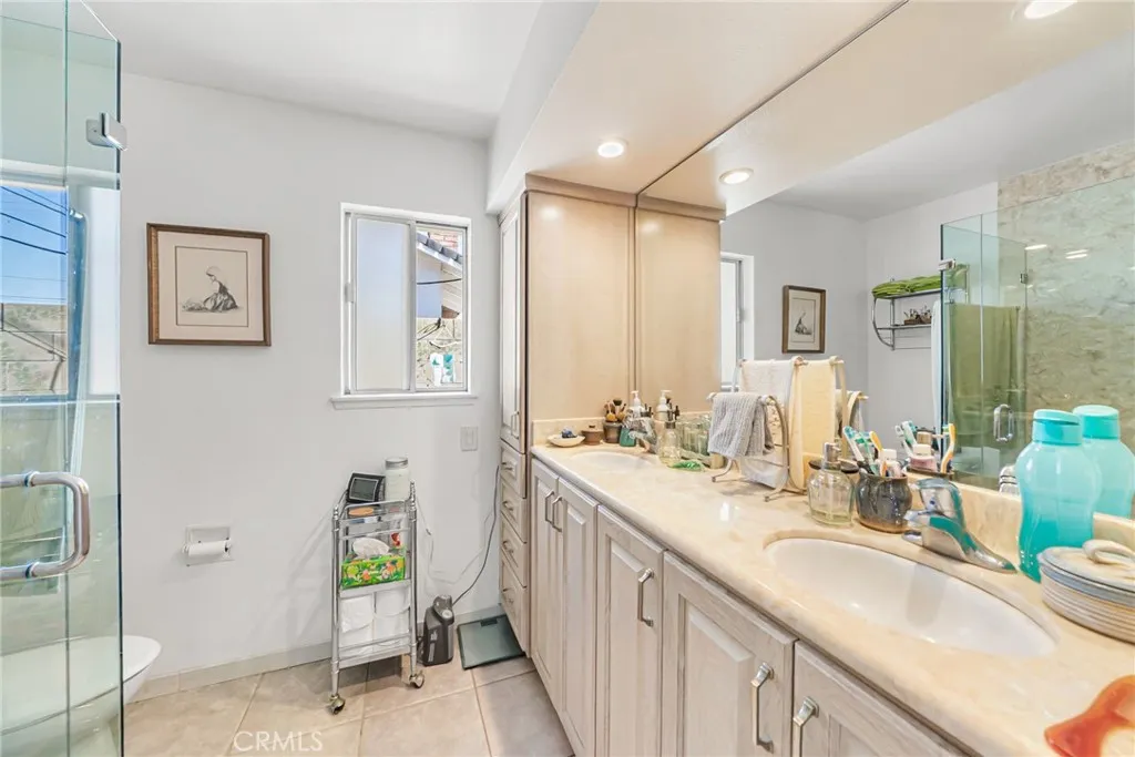 4024 E Del Valle, Orange, California 92869 home-pic-28