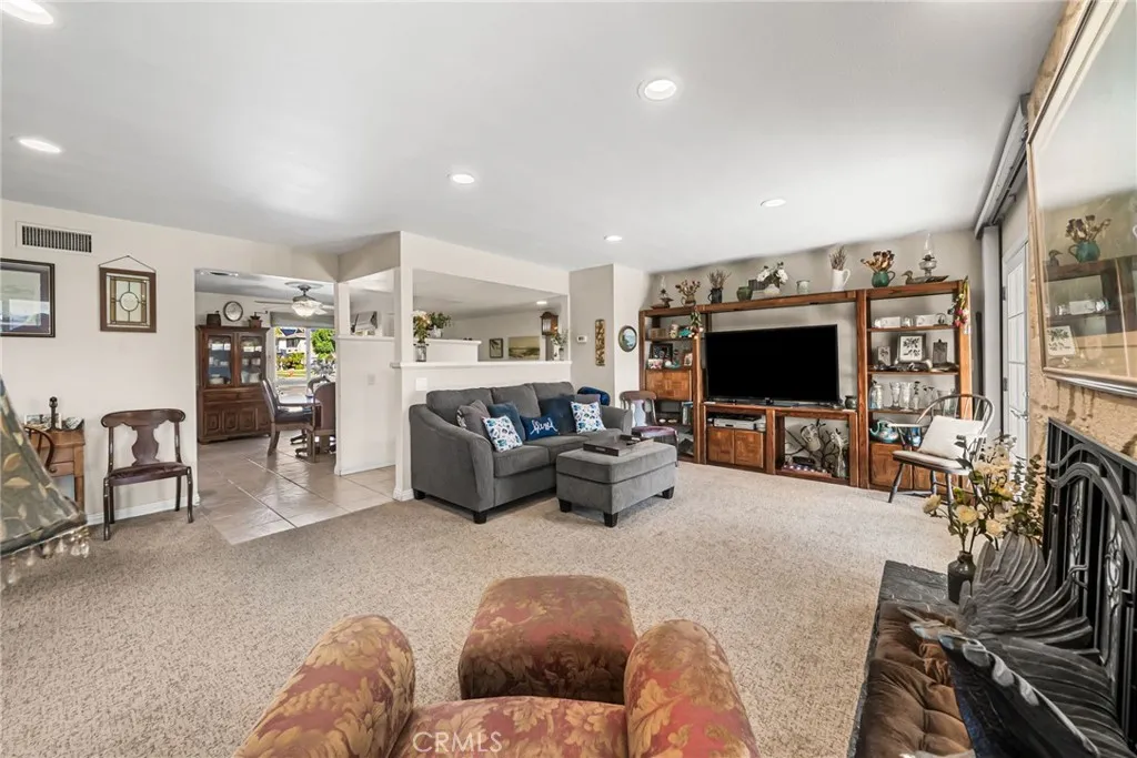 4024 E Del Valle, Orange, California 92869 home-pic-9