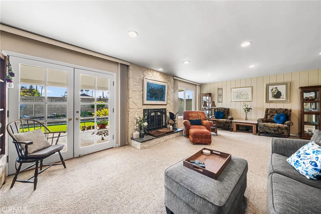 4024 E Del Valle, Orange, California 92869 home-pic-10