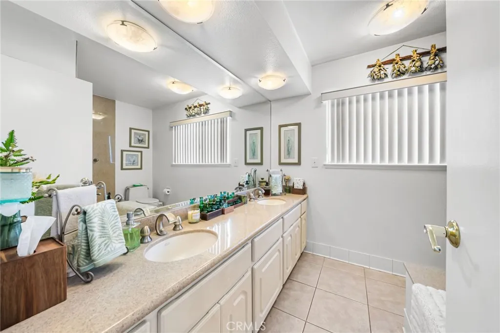 4024 E Del Valle, Orange, California 92869 home-pic-30