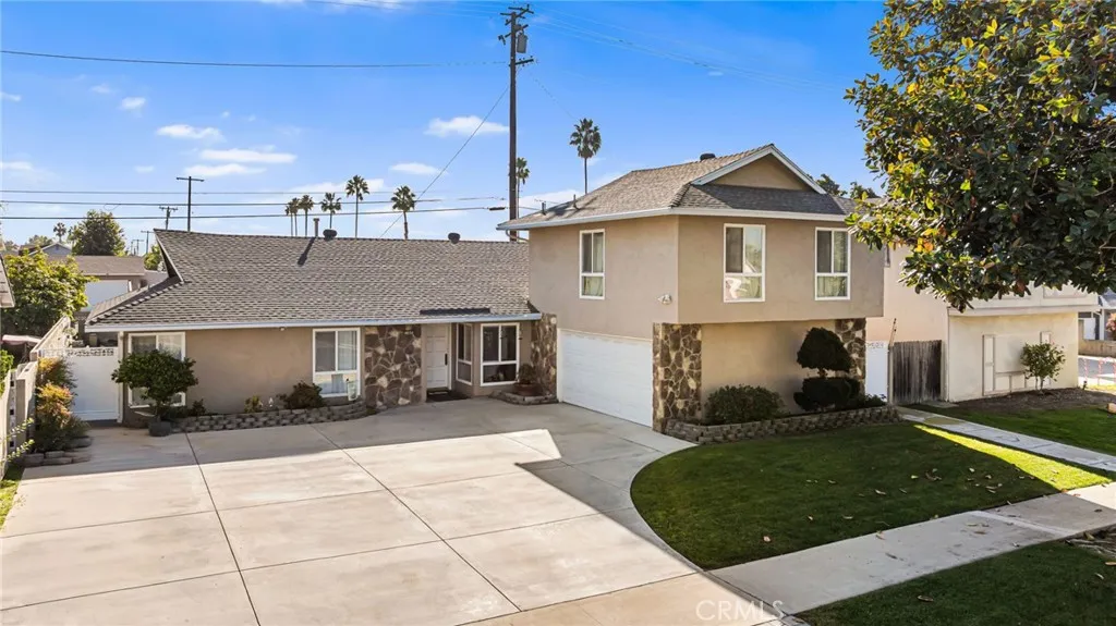 4024 E Del Valle, Orange, California 92869 home-pic-0