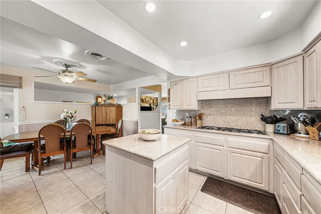 4024 E Del Valle, Orange, California 92869 home-pic-18
