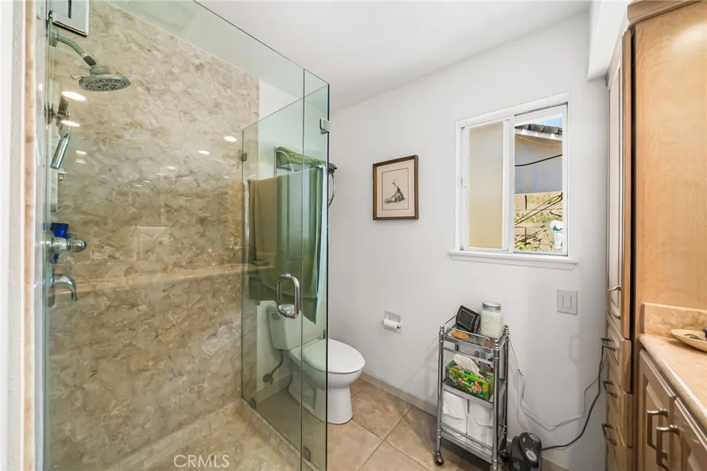 4024 E Del Valle, Orange, California 92869 home-pic-29