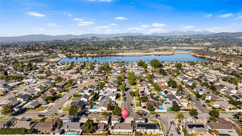 4024 E Del Valle, Orange, California 92869 home-pic-2