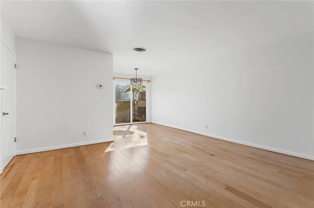 11138 Aqua Vista 43, Studio City, California 91602 home-pic-4