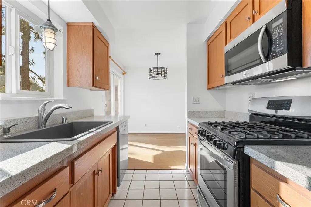 11138 Aqua Vista 43, Studio City, California 91602 home-pic-7