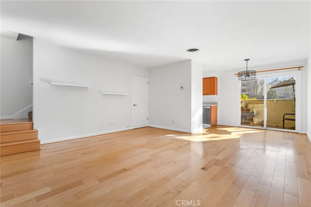 11138 Aqua Vista 43, Studio City, California 91602 home-pic-2