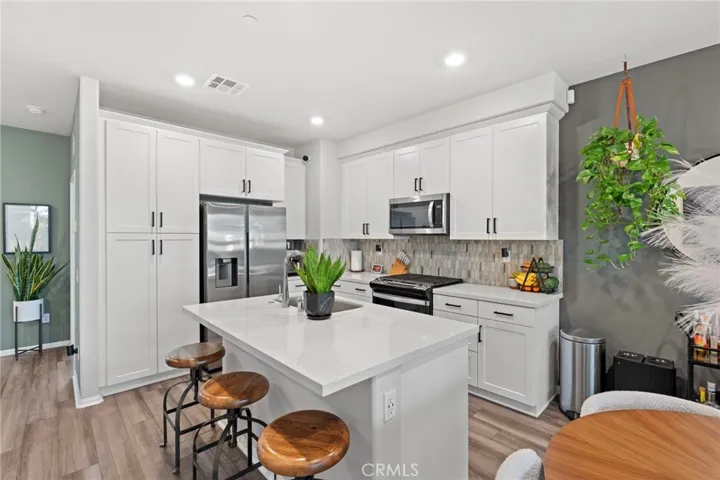 1752 Cayton Loop, West Covina, California 91790