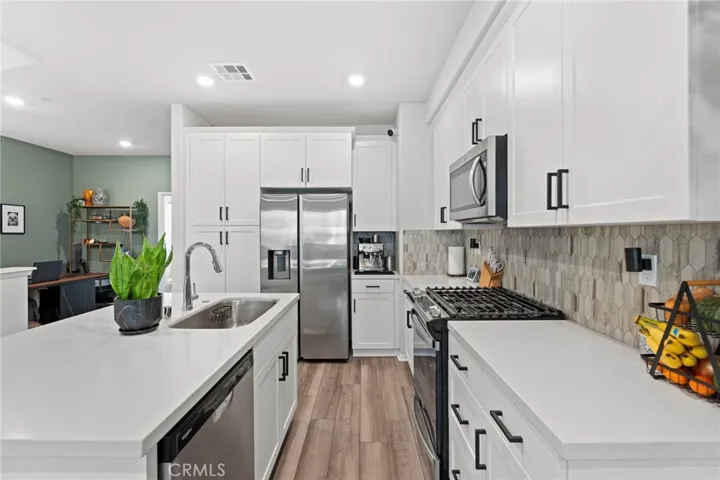 1752 Cayton Loop, West Covina, California 91790