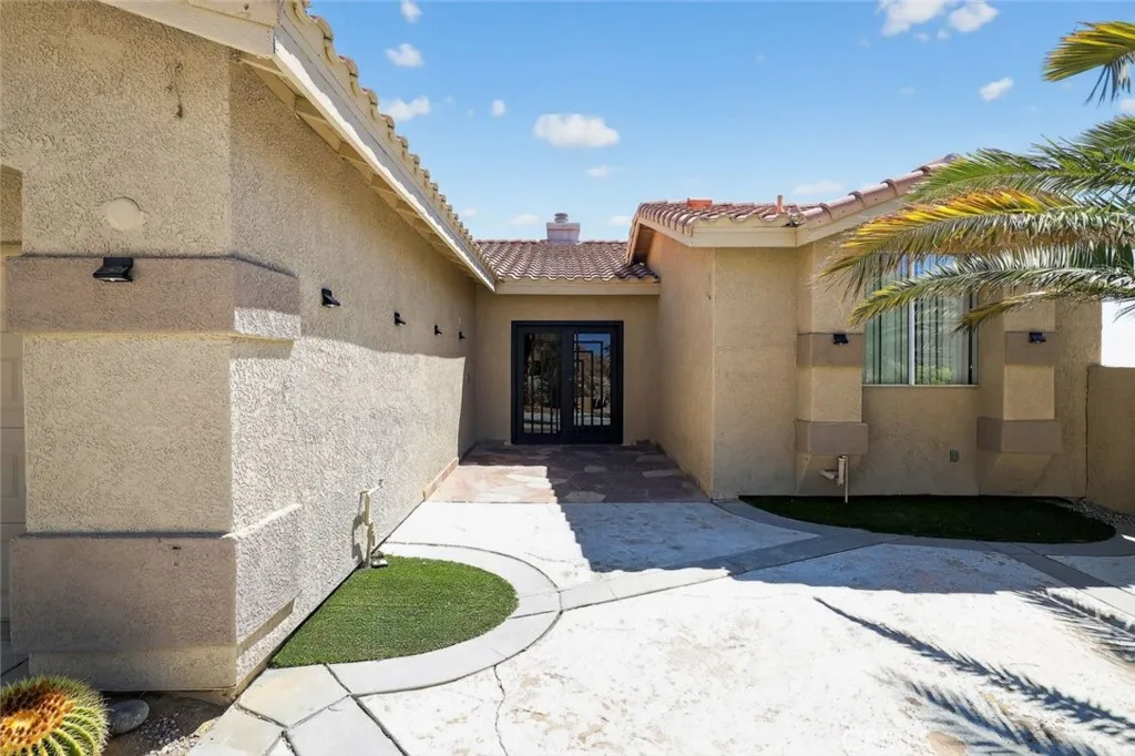 12220 Skyline Drive, Desert Hot Springs, California 92240 home-pic-2