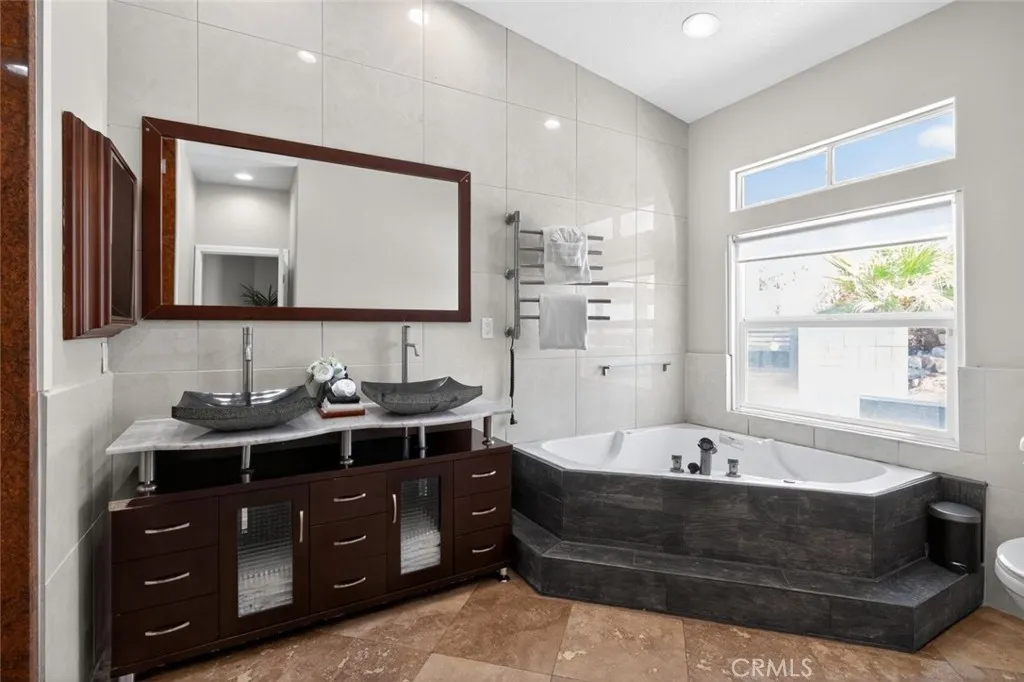 12220 Skyline Drive, Desert Hot Springs, California 92240 home-pic-21