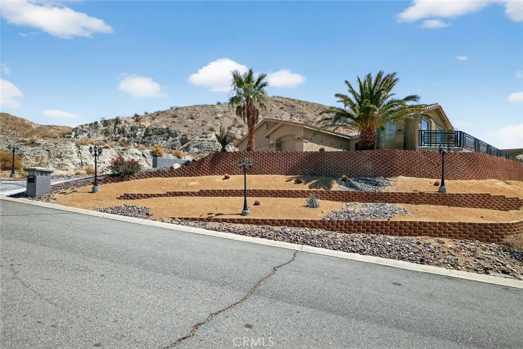 12220 Skyline Drive, Desert Hot Springs, California 92240 home-pic-3