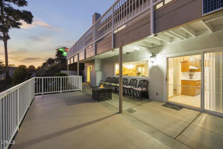 8-web-or-mls-Upmarketmedia_5382Edg-twi-0